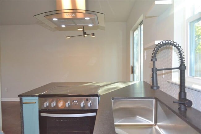 Building Photo - 7206 Meador Ave