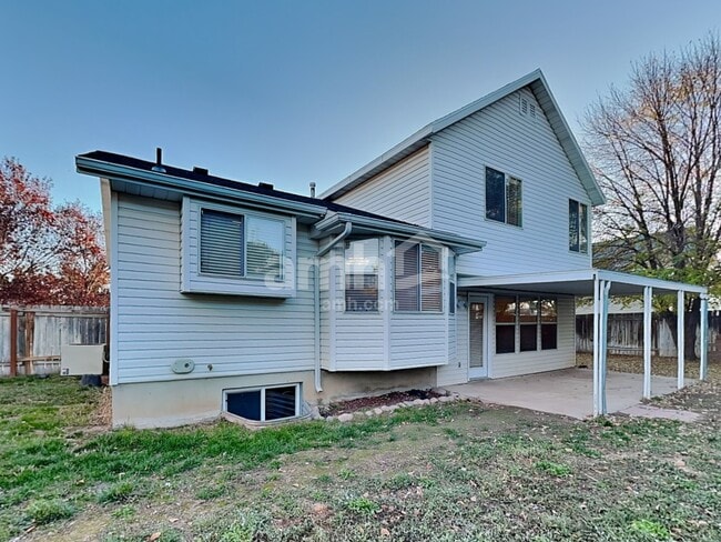 Building Photo - 172 W 2100 S