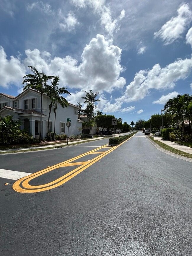 Building Photo - 321 SW 87th Path