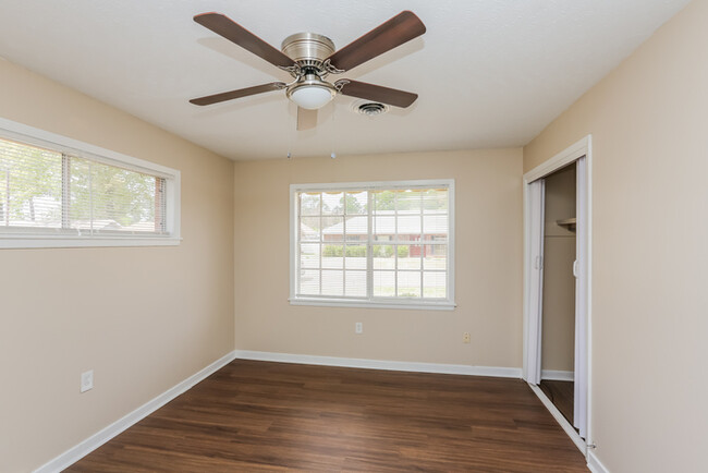 Building Photo - Charming Brick Home in Pearl