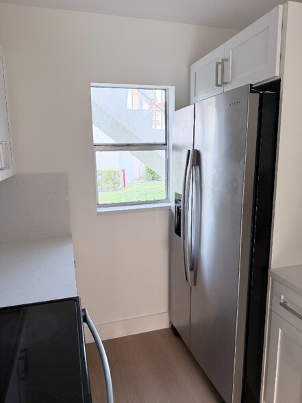 Building Photo - 3228 Coral Ridge Dr