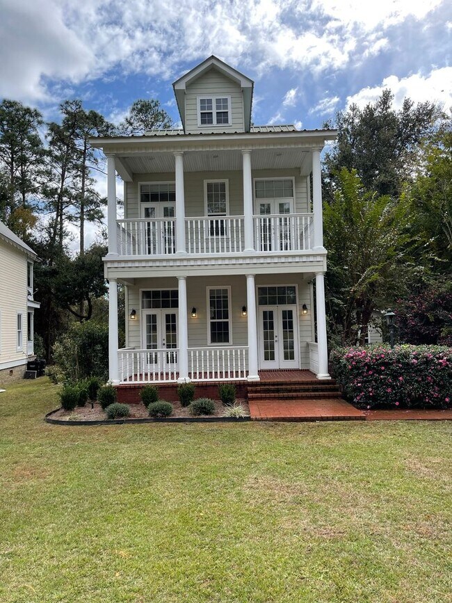 Building Photo - Avialable now!! 2 Bedroom, 2 Bath Cottage ...