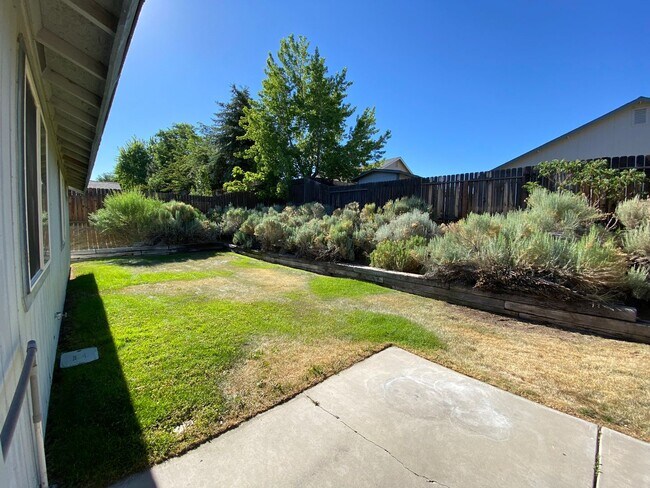 Building Photo - 1001 Sunburst Dr