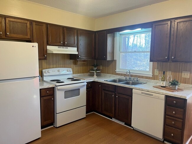 Building Photo - 293 Cedar Terrace Rd