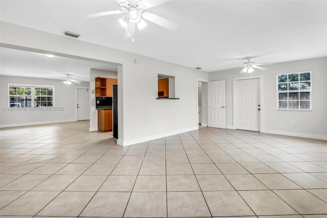 Building Photo - 1130 N 70th Ave