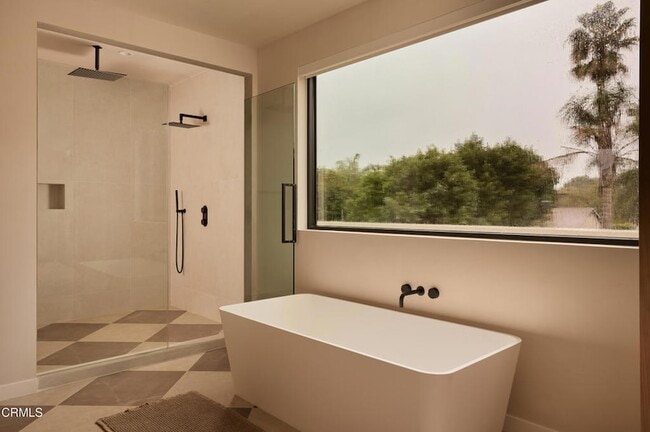 Building Photo - 11638 Kling St