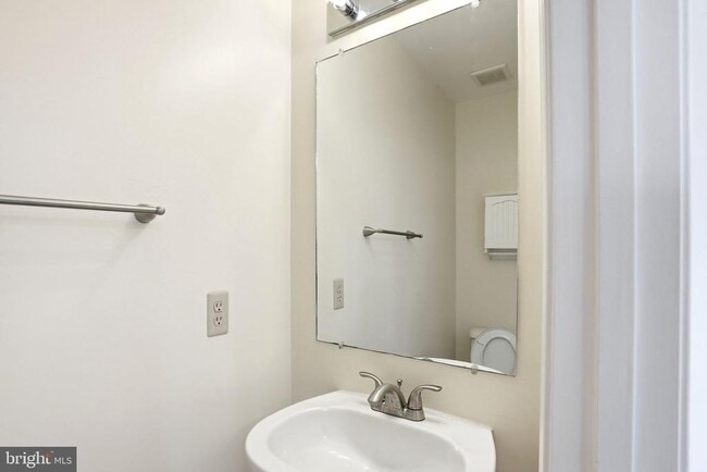 Building Photo - 541 Highland Towne Ln