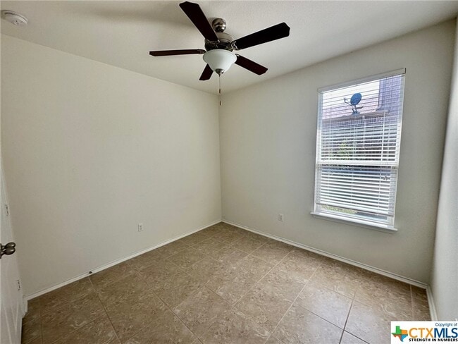 Building Photo - 413 Hunters Hill Dr