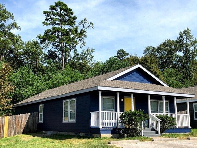 Building Photo - 168 Varsity Cir