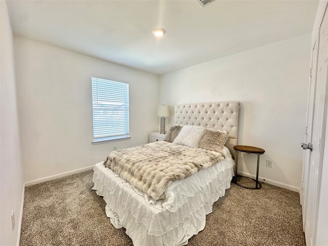 Building Photo - 11218 Beverley Pk St