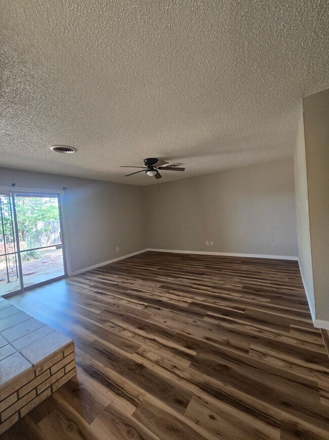 Building Photo - 1640 Courtland Cir