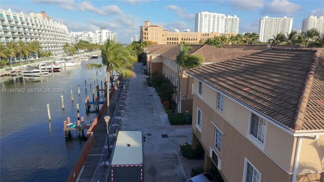 Building Photo - 2941 NE 185th St