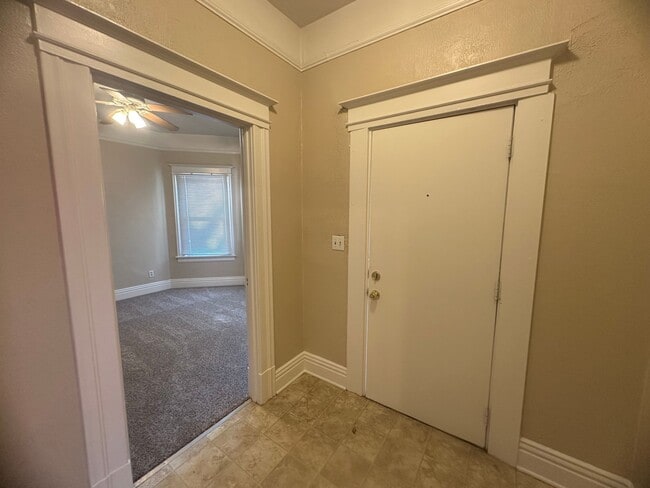 Building Photo - Updated 2 Bedroom with Office and Yard in the Heart of Midtown