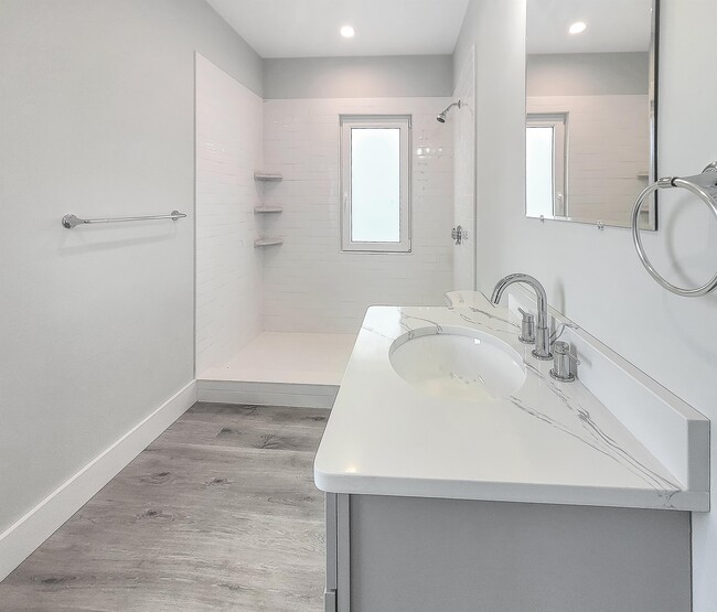 Building Photo - 86 Fayston St