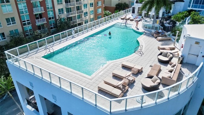 Building Photo - 2020 N Bayshore Dr