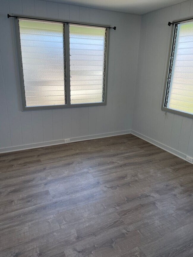 Building Photo - Kuakini - 2 Bdrm/1 Bath/1 Prkg - Puuhue Pl...