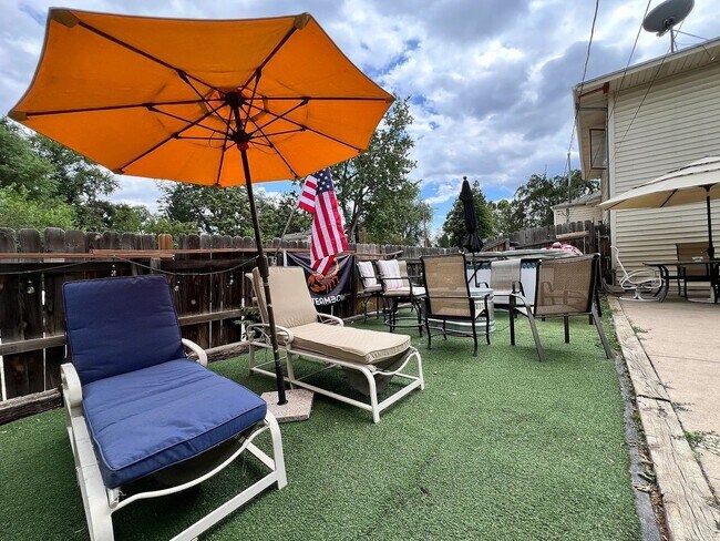 Building Photo - SHORT TERM RENTAL: Spacious 5+ Bedroom Home on the Hill! Available Now-July 24th 2026.