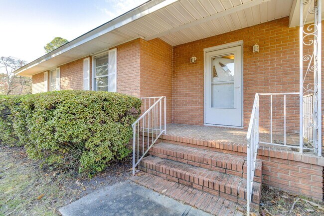 Building Photo - 2 Pickens Ct
