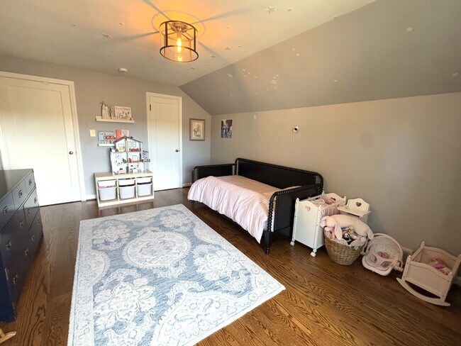 Building Photo - 2256 W Viewmont Wy W