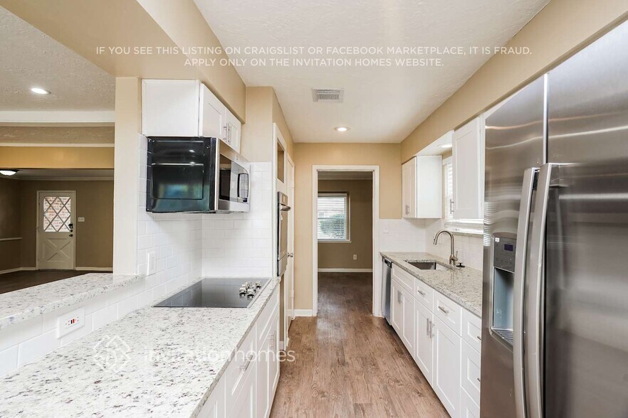 Building Photo - 5803 Old Lodge Dr