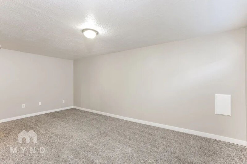 Building Photo - 3130 Green Acre Dr