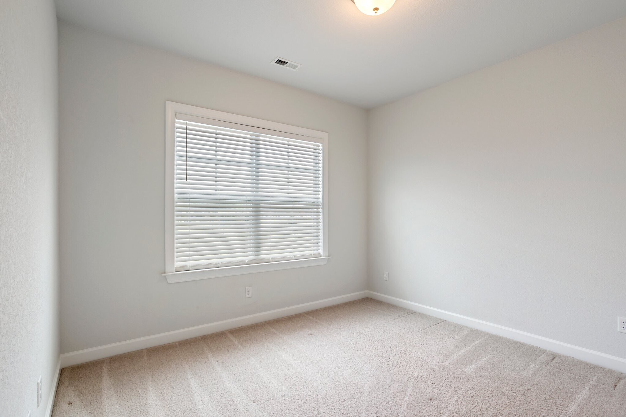 Building Photo - 2224 Hampton Roads Pky