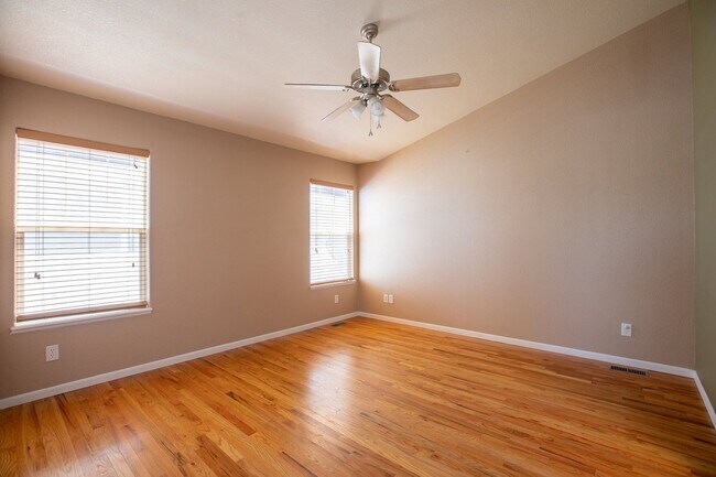 Building Photo - 5 Bedroom Home in Windsor Colorado