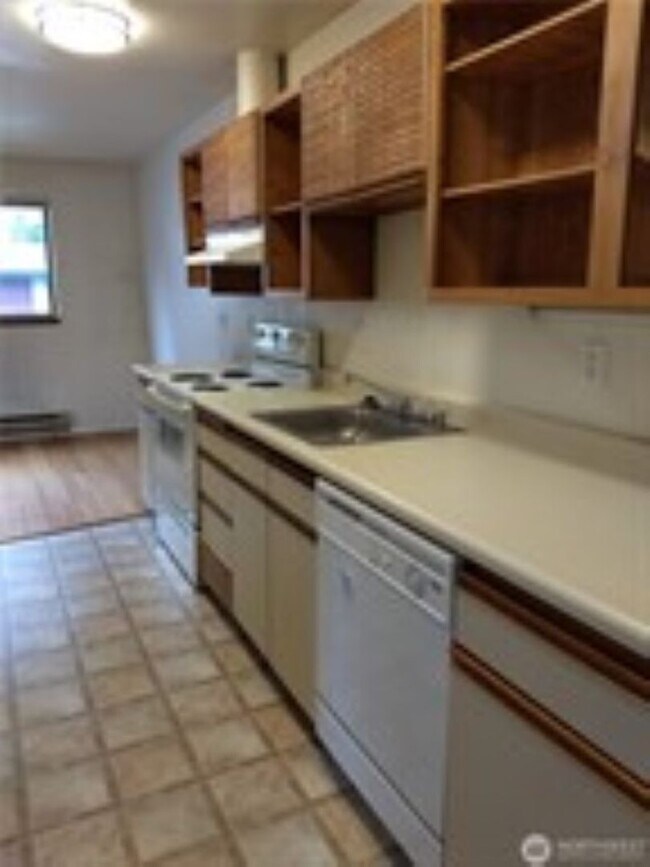 Building Photo - 285 SE Croston Ln