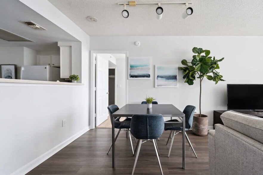 Building Photo - 3901 17th St N