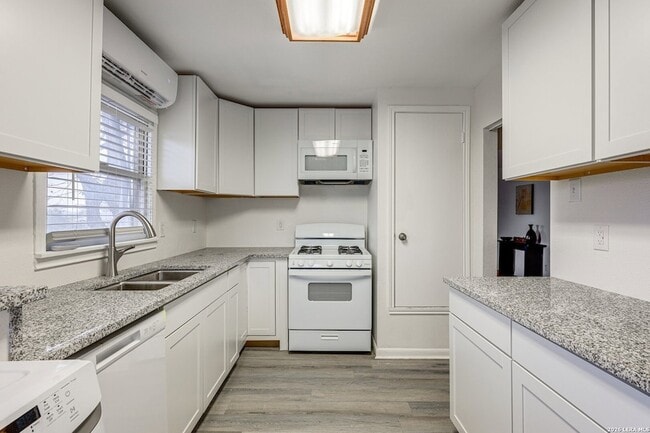 Building Photo - 332 Natalen Ave