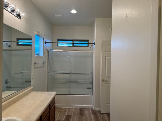 Building Photo - Nice SouthWest Tucson 3Bdm 2Ba, Close Casi...