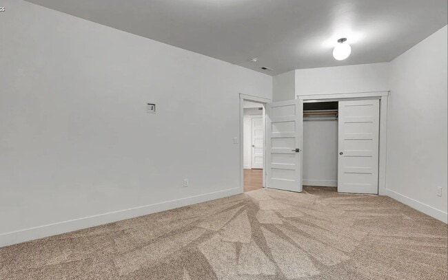 Building Photo - Beautiful Modern Condo in Rattlesnake