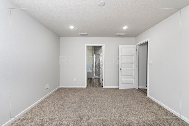 Building Photo - Only $1500 for First Month's Rent!!! Smart 4 Bd / 2 Ba Home in West Mobile Gated Community