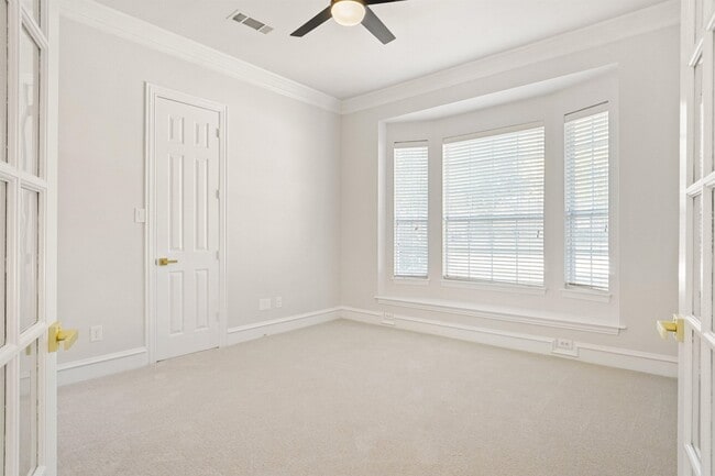 Building Photo - 1917 Cresson Dr