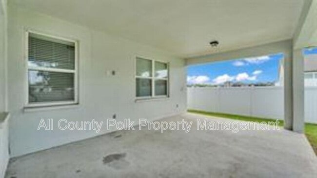 Building Photo - 1095 Woodland Oaks Dr