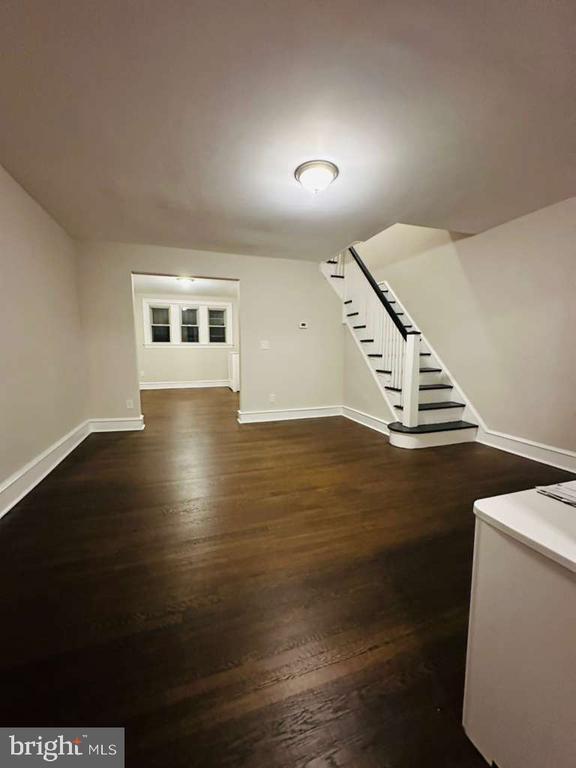 Building Photo - 65 E Montana St