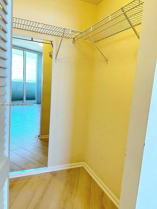 Building Photo - 19501 W Country Club Dr