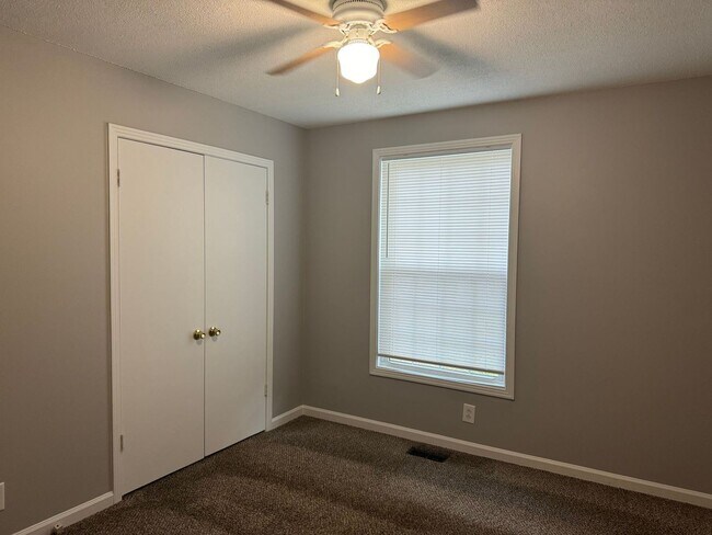 Building Photo - 104 Cornelia Ct