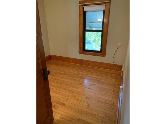 Building Photo - 522 View St