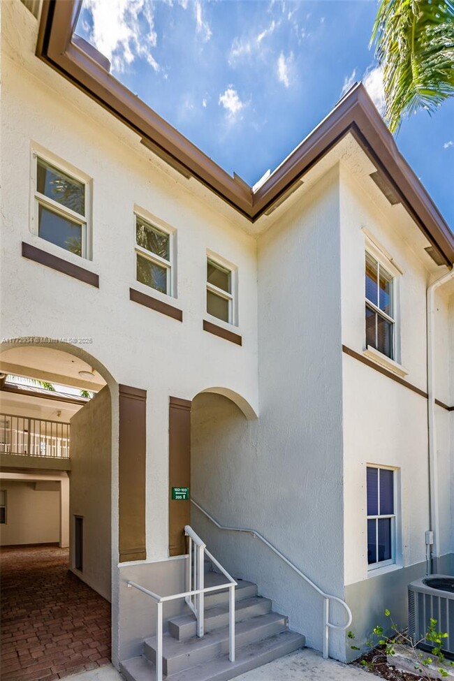 Building Photo - 4435 SW 160th Ave
