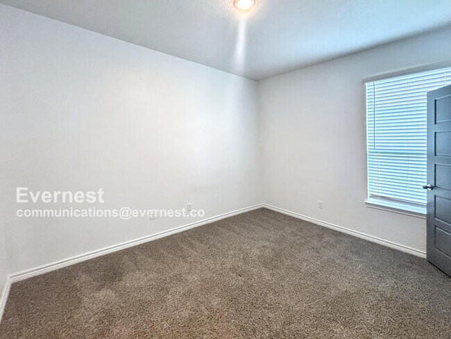 Building Photo - 2239 Hornbeam St