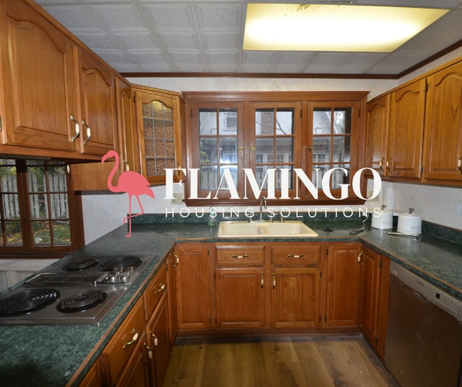 Building Photo - 424 Brookside Dr