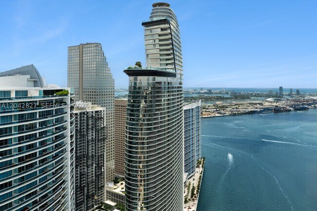 Building Photo - 300 Biscayne Blvd