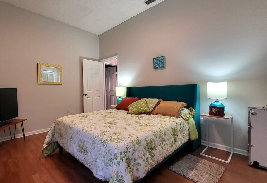 Building Photo - 1267 Little Oak Cir