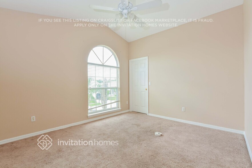 Building Photo - 10837 Leader Ln