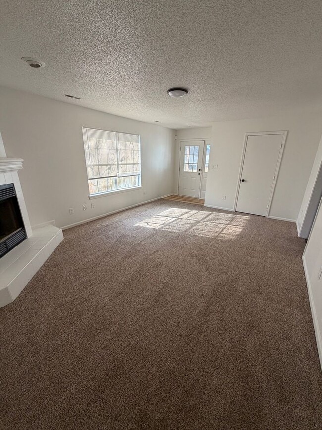 Building Photo - Newly Remodeled 2 Bed 1 Bath home in Independence