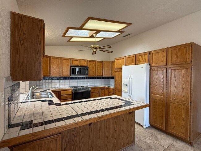 Building Photo - Available now - Unfurnished - Long Term