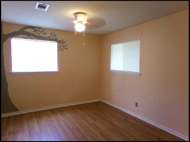 Building Photo - 11423 Birchwood Dr