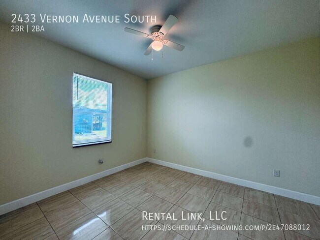 Building Photo - 2433 Vernon Ave S