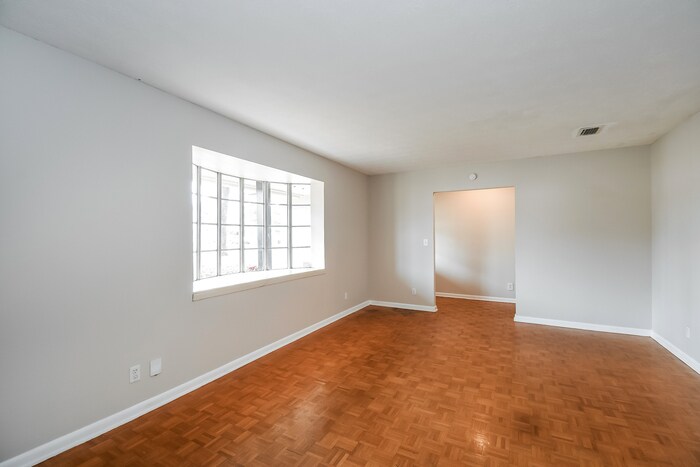 Building Photo - 2742 Holly Ridge Dr